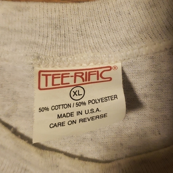 3/$20 Tee-Rific Grayish White Hershey's Shirt - Picture 2 of 2